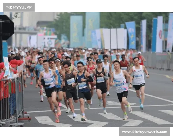 合肥马拉松11月9日鸣枪 跑者将挑战全新环巢湖赛道升级版 合肥马拉松11月9日鸣枪 跑者将挑战全新环巢湖赛道升级版